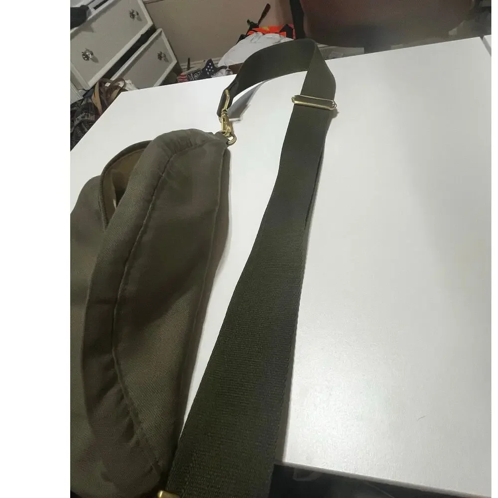 Canvelle Army Green Fanny Pack Sporty Adjustable Strap Travel Waist Bag - Picture 4 of 7